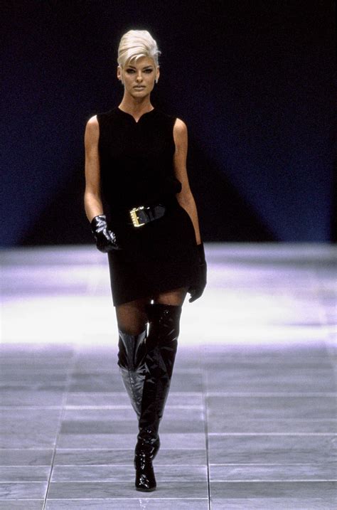 versace fall 1991 freedom how|versace runway show 1991.